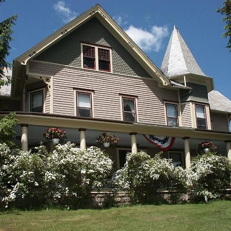 Margaretville Mountain Inn B&B Екстер'єр фото