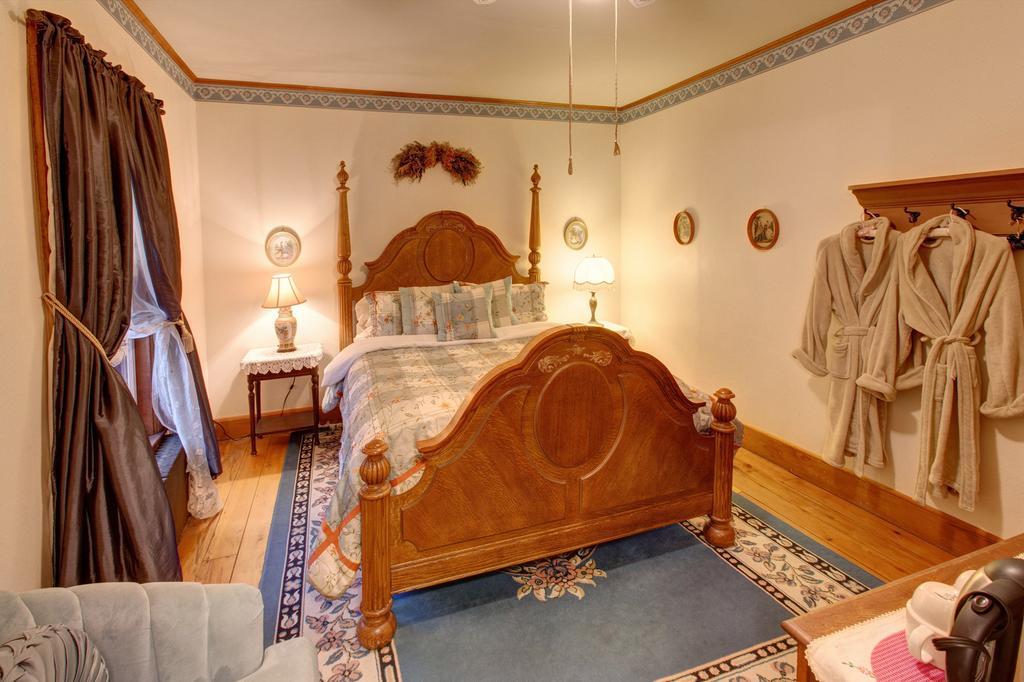Margaretville Mountain Inn B&B Екстер'єр фото